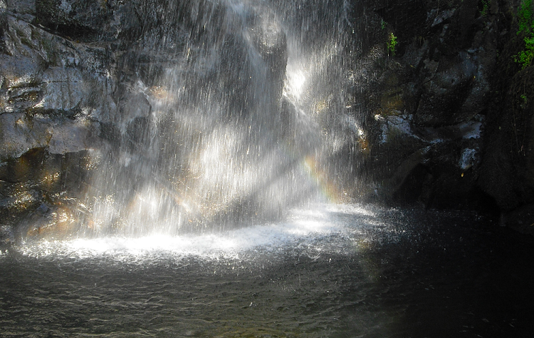 Pedra da Ferida Waterfalls